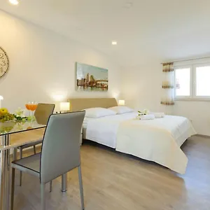  Apartamento & Libar